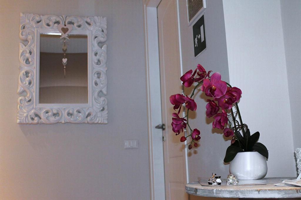 5 Rooms Apartment For 7 People Near Coloseum Roma Exterior foto
